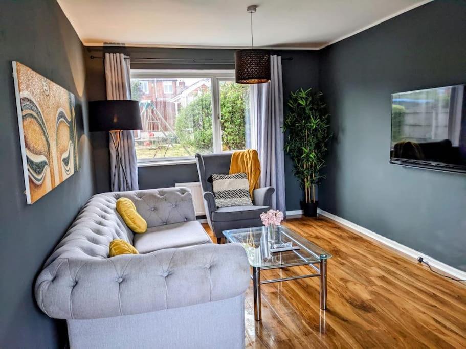 Hidden Gem !Stunning 3 Bedroom Home In Sheffield Handsworth 외부 사진
